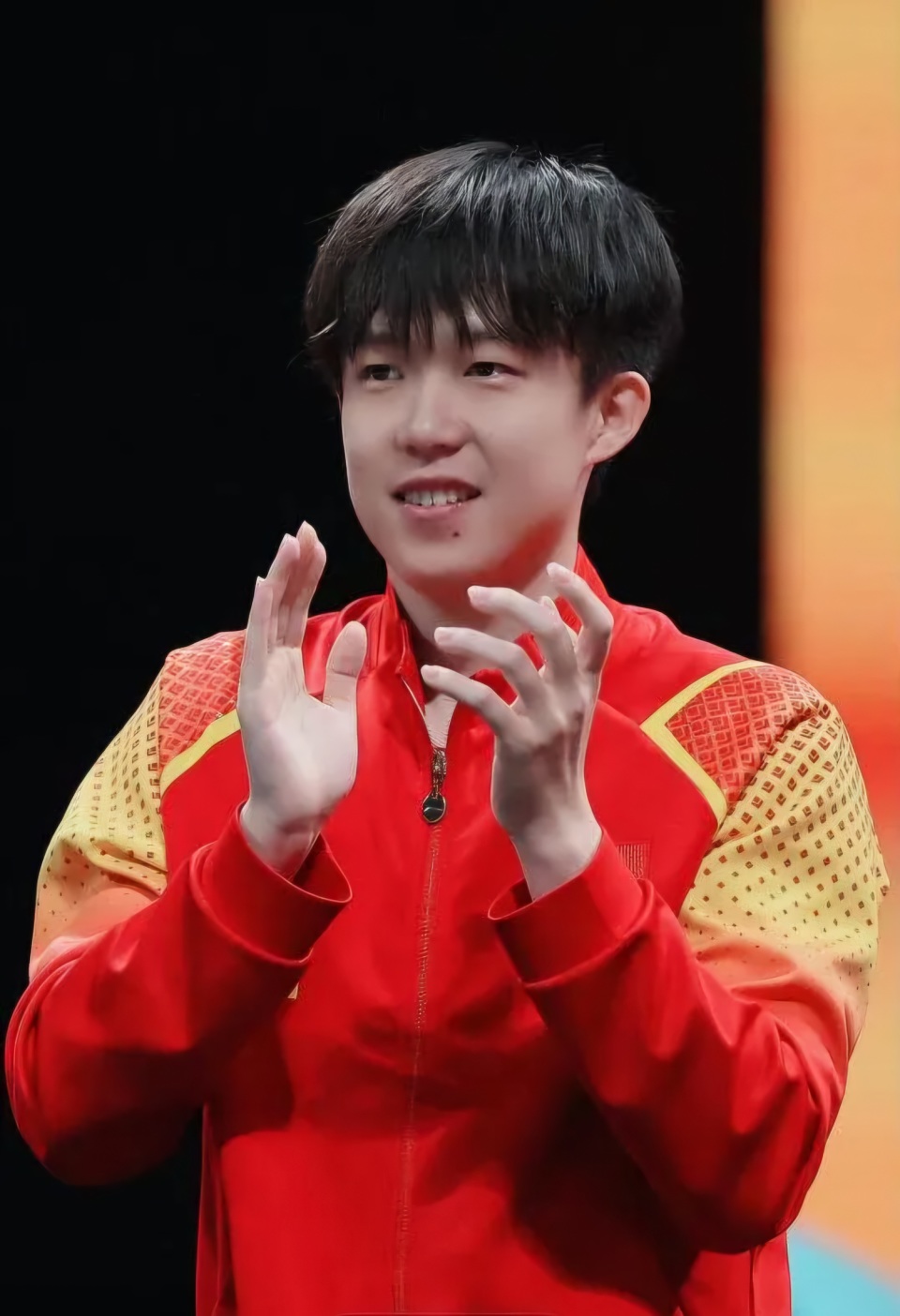 绝大多数网, 跨越体娱界