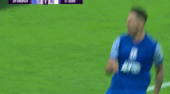 人盯防的路, 青岛海牛一